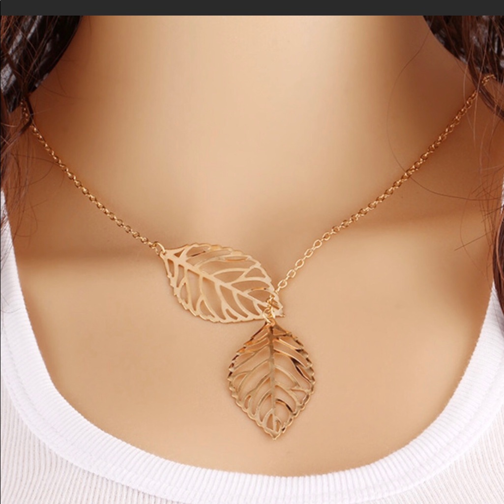 -Womens Double Leaf Delicate Necklace Gold By Golden Threads New 10$